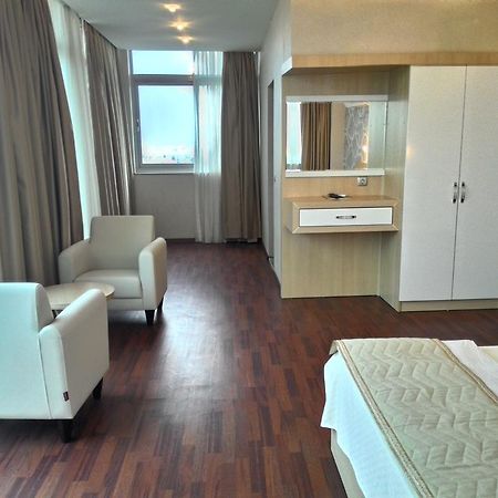 Guney Adana Otel ภายนอก รูปภาพ